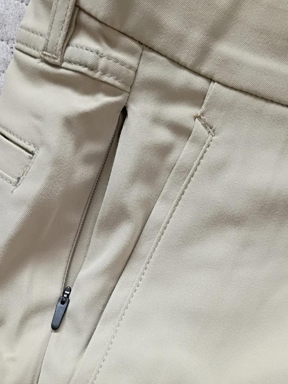 Land's End Chino Pant 33x31 Khaki Performance Fabric Traditional Fit NEW